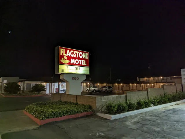 Flagstone Motel