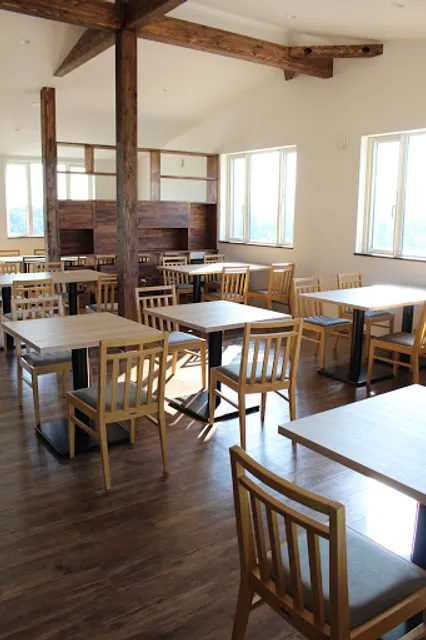 Pomme - Restaurant on the hill