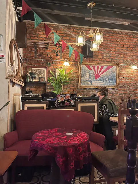 Los Cedros Café Lounge