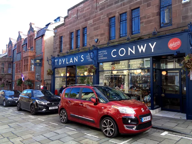 Dylan's Baked Goods & General Store - Conwy