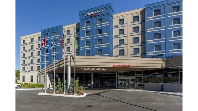 Courtyard by Marriott Montreal West Island/Baie D’Urfe
