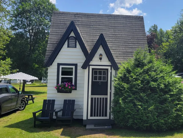 White Cherry Cottages