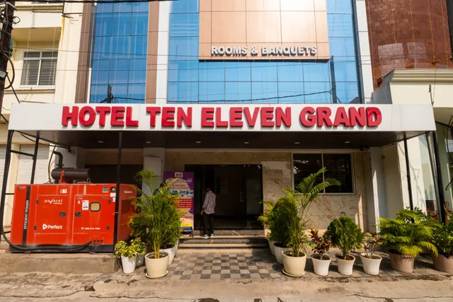 Hotel Ten Eleven Grand