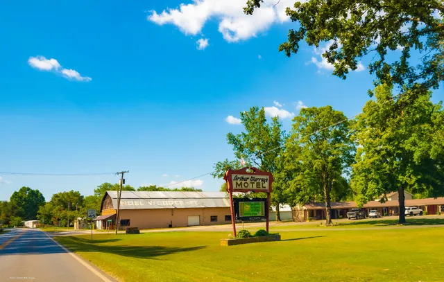 Arthur Murray's Motel