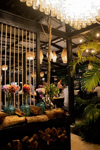 Anafre cocina a la leña y vino