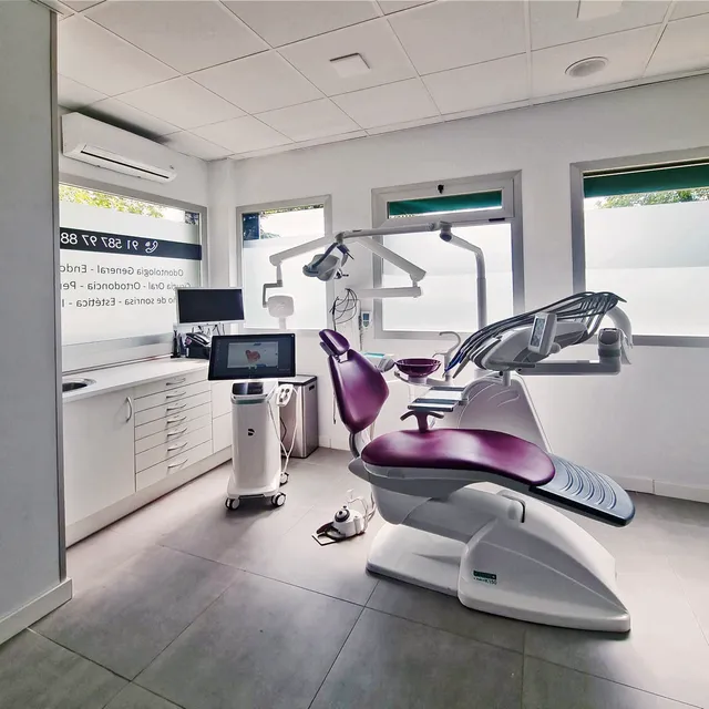 Dentista en Alcorcón Clínica Dental Rivera Odontólogos implantología Periodoncia