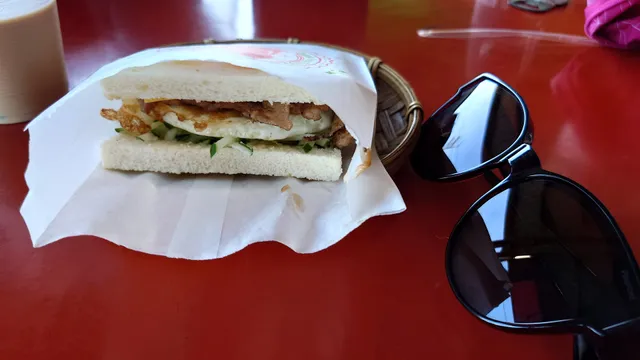 Lian Lian Breakfast Restaurant