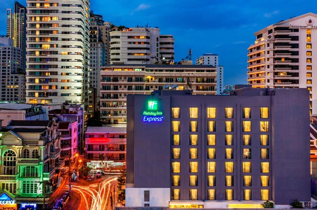 Holiday Inn Express Bangkok Sukhumvit 11 by IHG