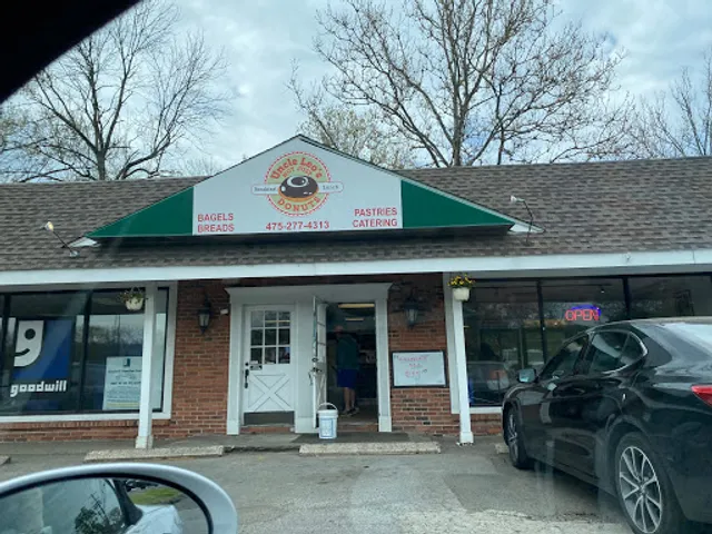 Uncle Leo's & Rosny Cafe In Wilton