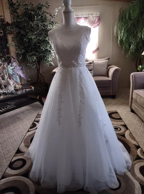 Pink Owl Fashion Design. Lucy Romano. Appointment required. Express services available.⚡️