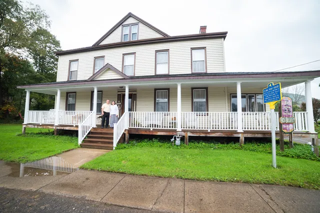 Evergreen Tea Room and Guest House