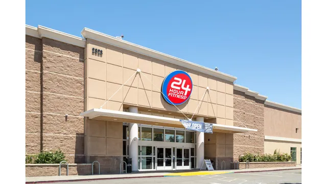 24 Hour Fitness