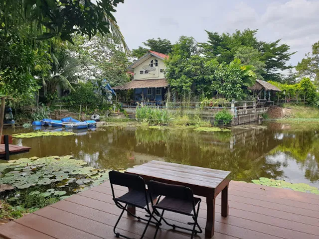 Weekend Coffee Farm & Garden