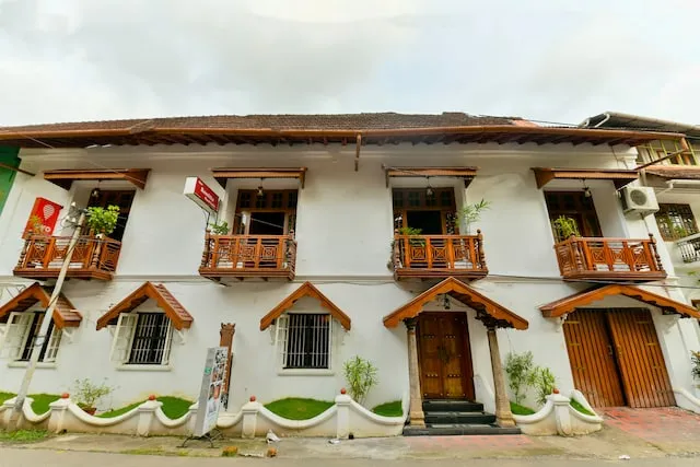 Rossitta Wood Castle