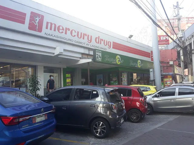 Mercury Drugstore EDSA Monumento Circle