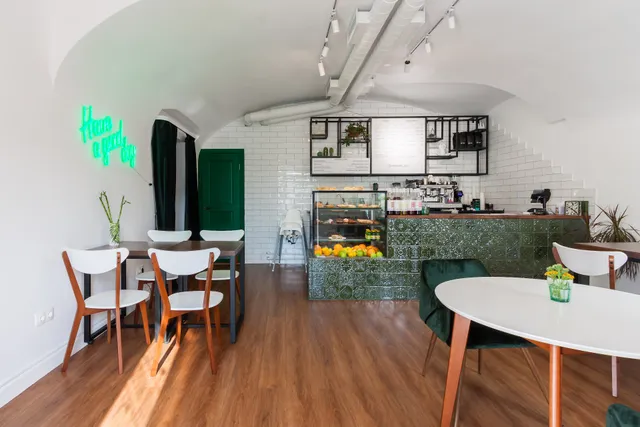 Kofeynya Khoroshiy Den'