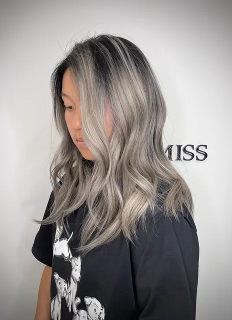 Miss hair studio | 美发 美甲salon| 理发店