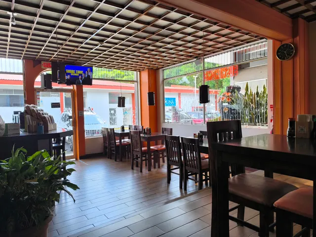 Sushi Home • Plaza Heredia