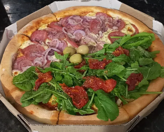 Gilu Pizzas calzones lanches