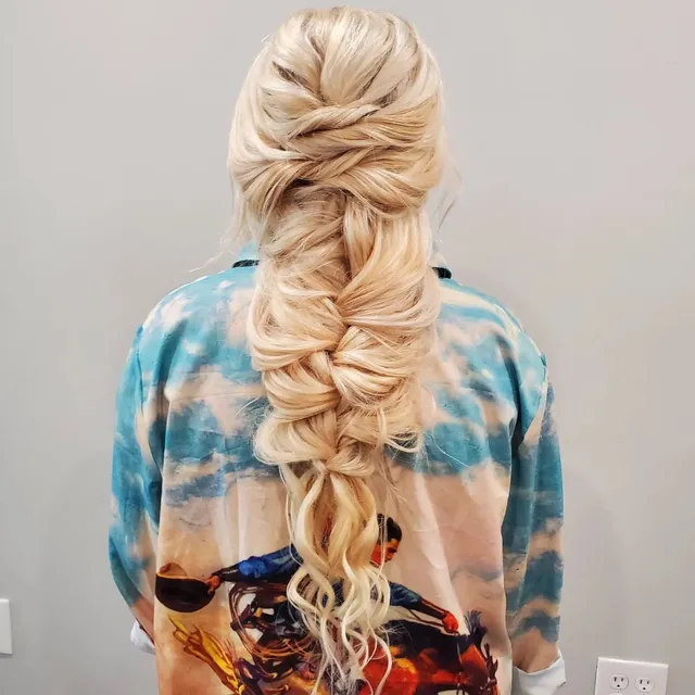 The Cattleman's Wife Salon & Co.