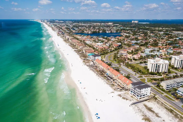 La Mer - Vacation Rental Home in Destin, FL, Sleeps 16