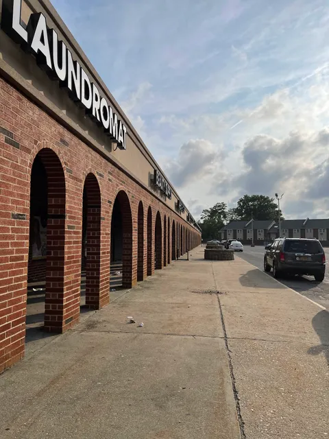 Wheatley Hollow Shopping Center