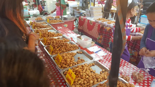 Klongtom Saturday's Night Market