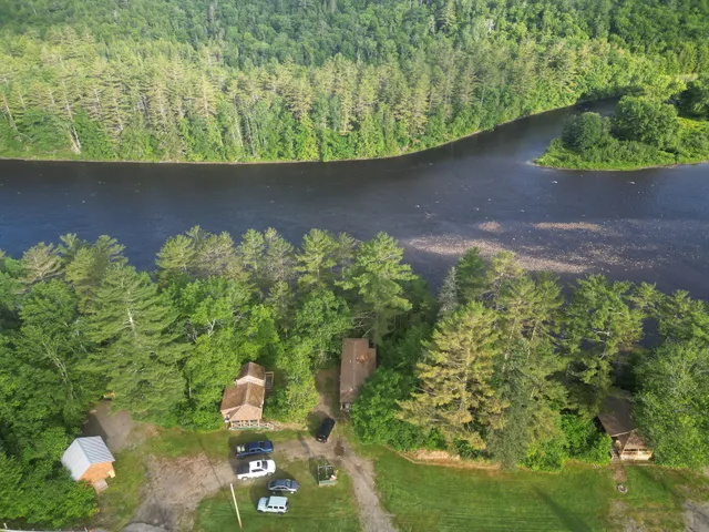 Kennebec Riverside Cabins