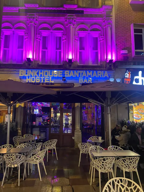 BunkHouse Hostel & DnB Bar