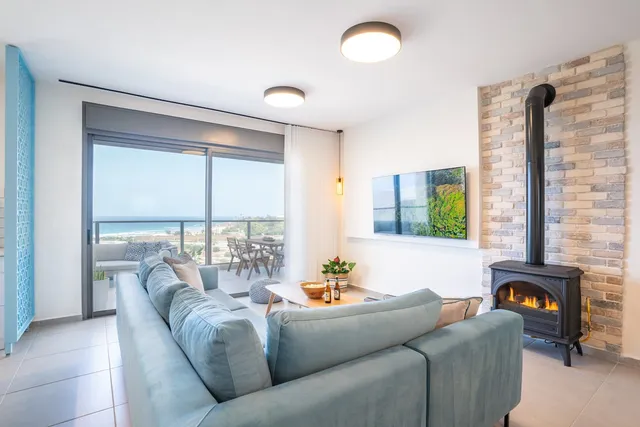 איב.זקלין - חוף אכזיב