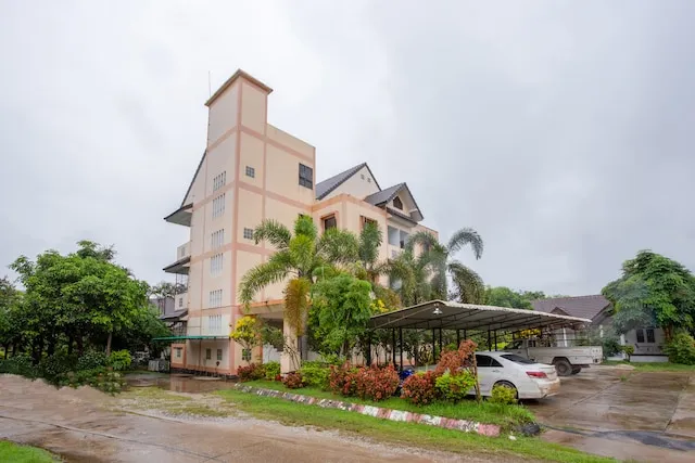 OYO 1104 Goldenville