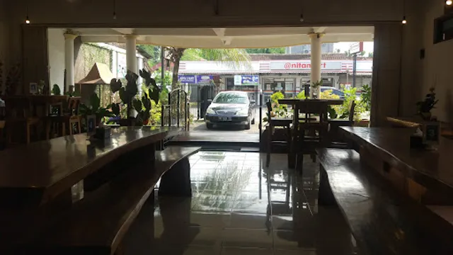 Rumah Makan Manggar Manding