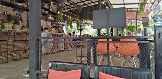 อิ่มอกอิ่มใจ ซีฟู้ด ปราณบุรี Full of Joy Seafood Pranburi