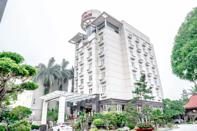 Hoa Nam Hotel