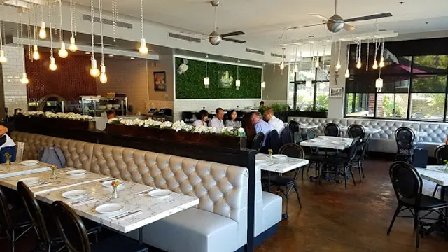 La Belle Vie Kitchen