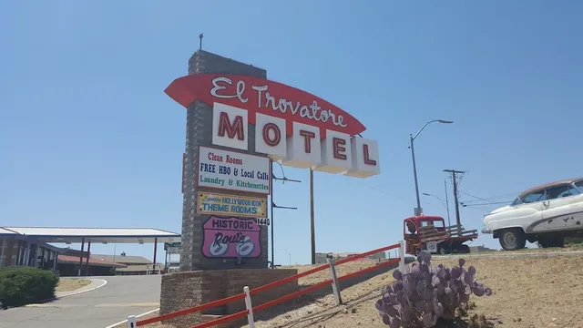 El Trovatore Motel