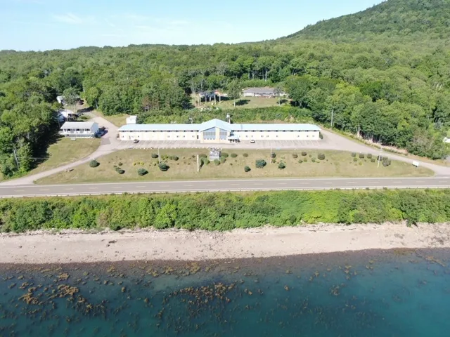 Admiral Digby Inn and Cottages