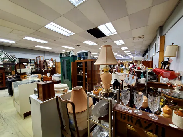 Barze' Place Antique & Collectibles Mall