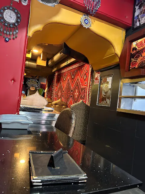 Restaurante Jalo Turco - Parrilla y platos tradicionales