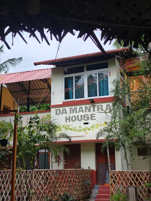 Da Mantra house