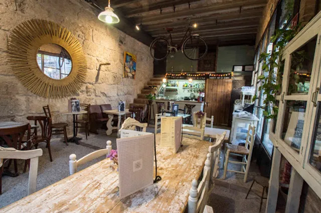 Flora · Hostel · Restaurant