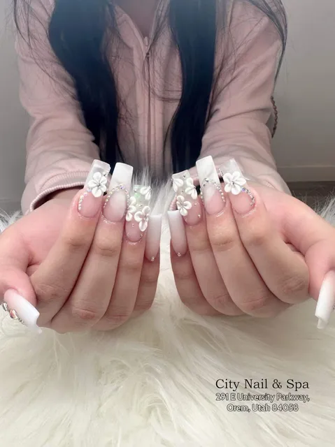 City Nail & Spa