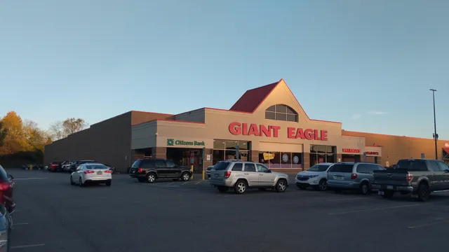 Giant Eagle Supermarket