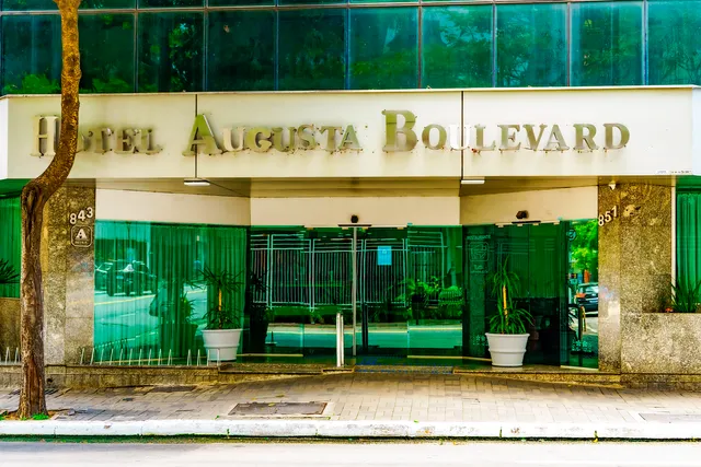 Hotel Augusta Boulevard