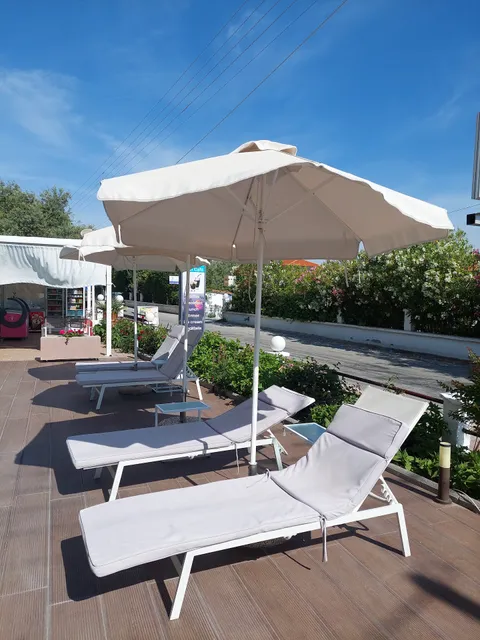 Johnny's pool cafe& Restaurant