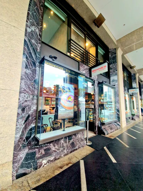 Bennie’s Cafe · Bistro