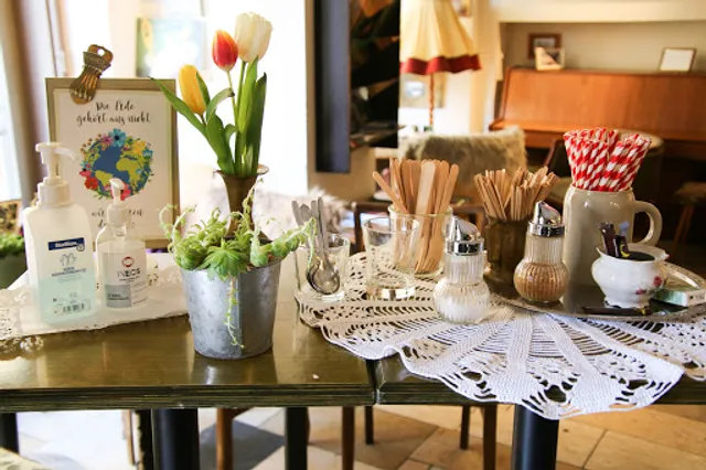 Theater Cafe Regina Reeber