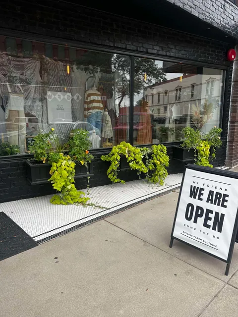 Rolling Peach Boutique