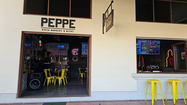 Peppe, Pizza Burgers & Beers