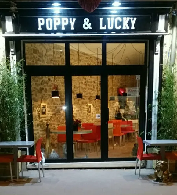 POPPY & LUCKY
